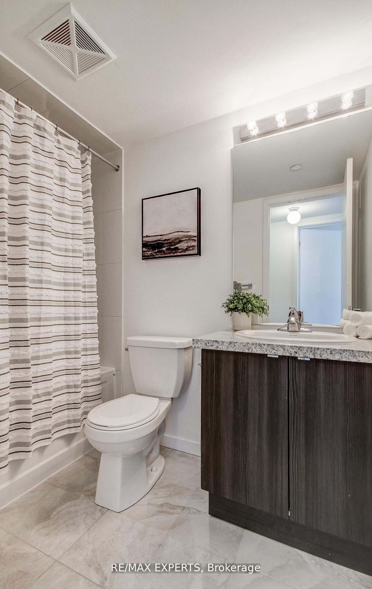 300 Alex Gardner Circle • #61 • Aurora, ON photo 18