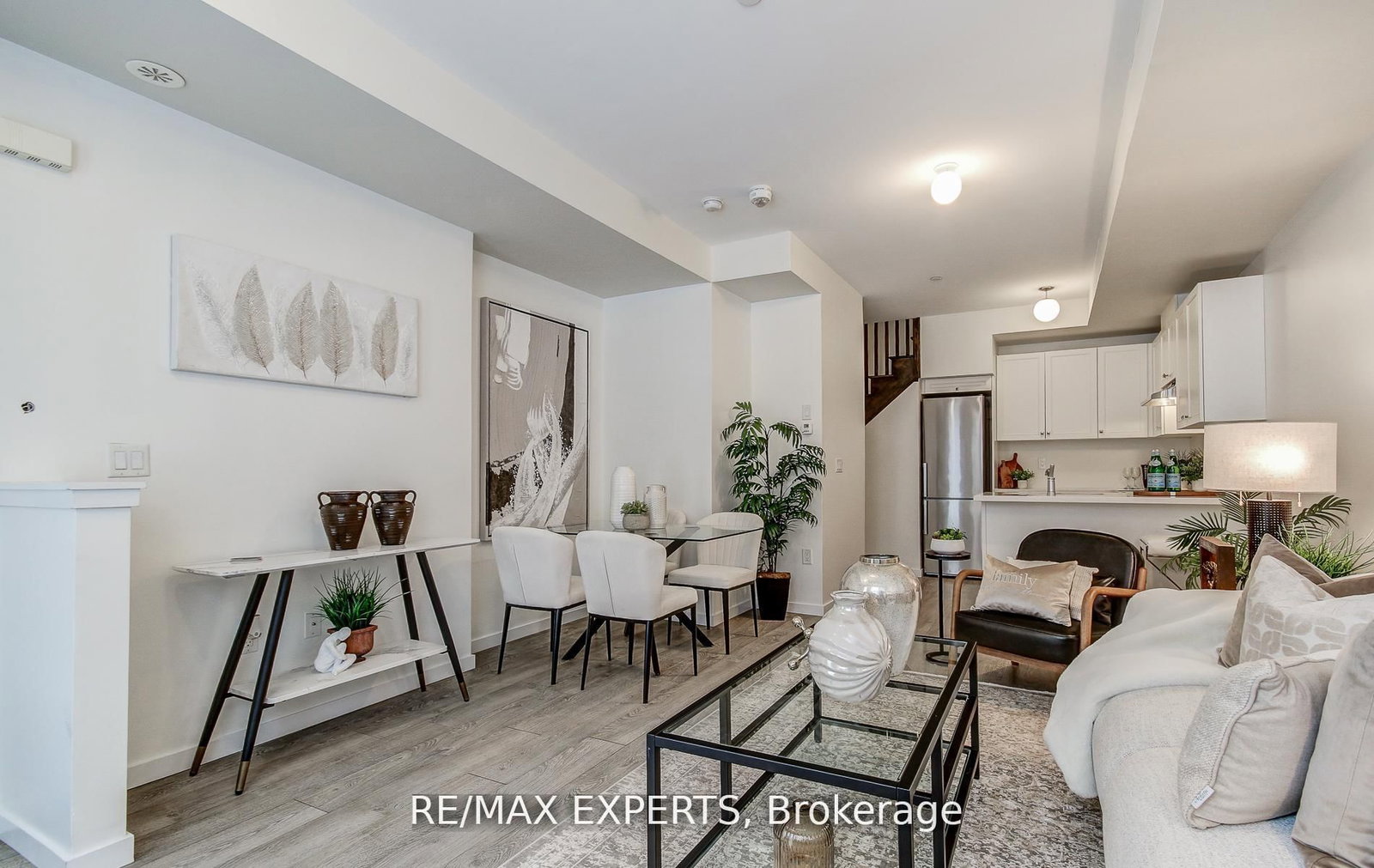 300 Alex Gardner Circle • #61 • Aurora, ON photo 5