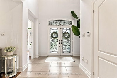 176 Tigertail Crescent • Bradford West Gwillimbury, ON photo 6