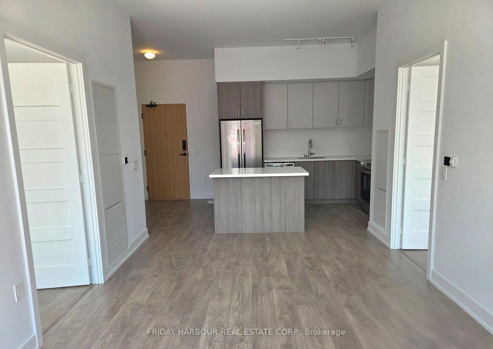 333 Sunseeker Avenue • #625 • Innisfil, ON photo 3