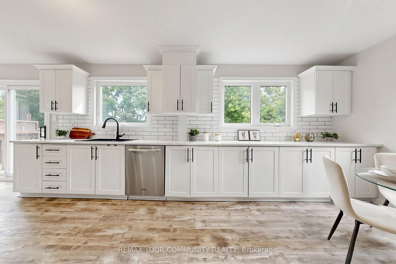 16 Ramsay Street • East Gwillimbury, ON photo 9
