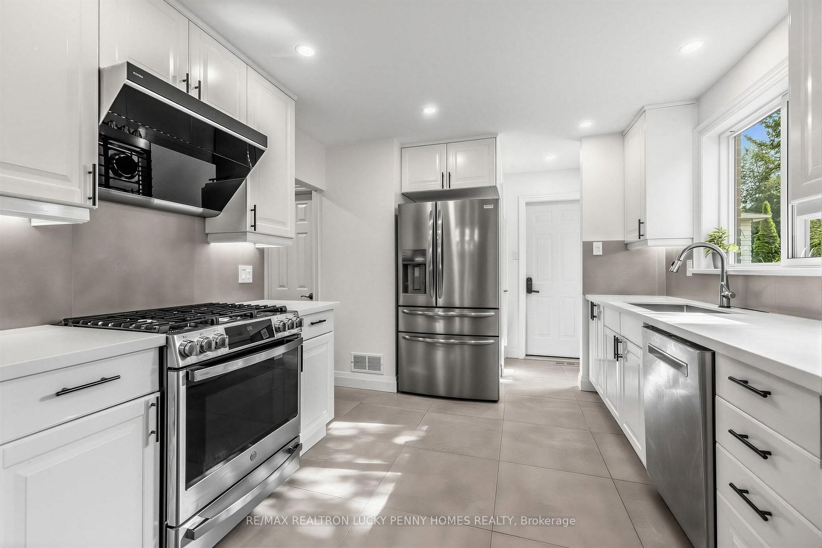38 Walkerton Drive • Markham, ON photo 10