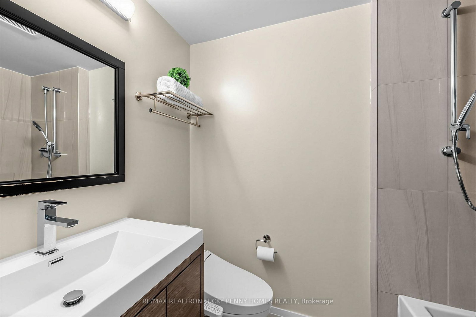 38 Walkerton Drive • Markham, ON photo 25