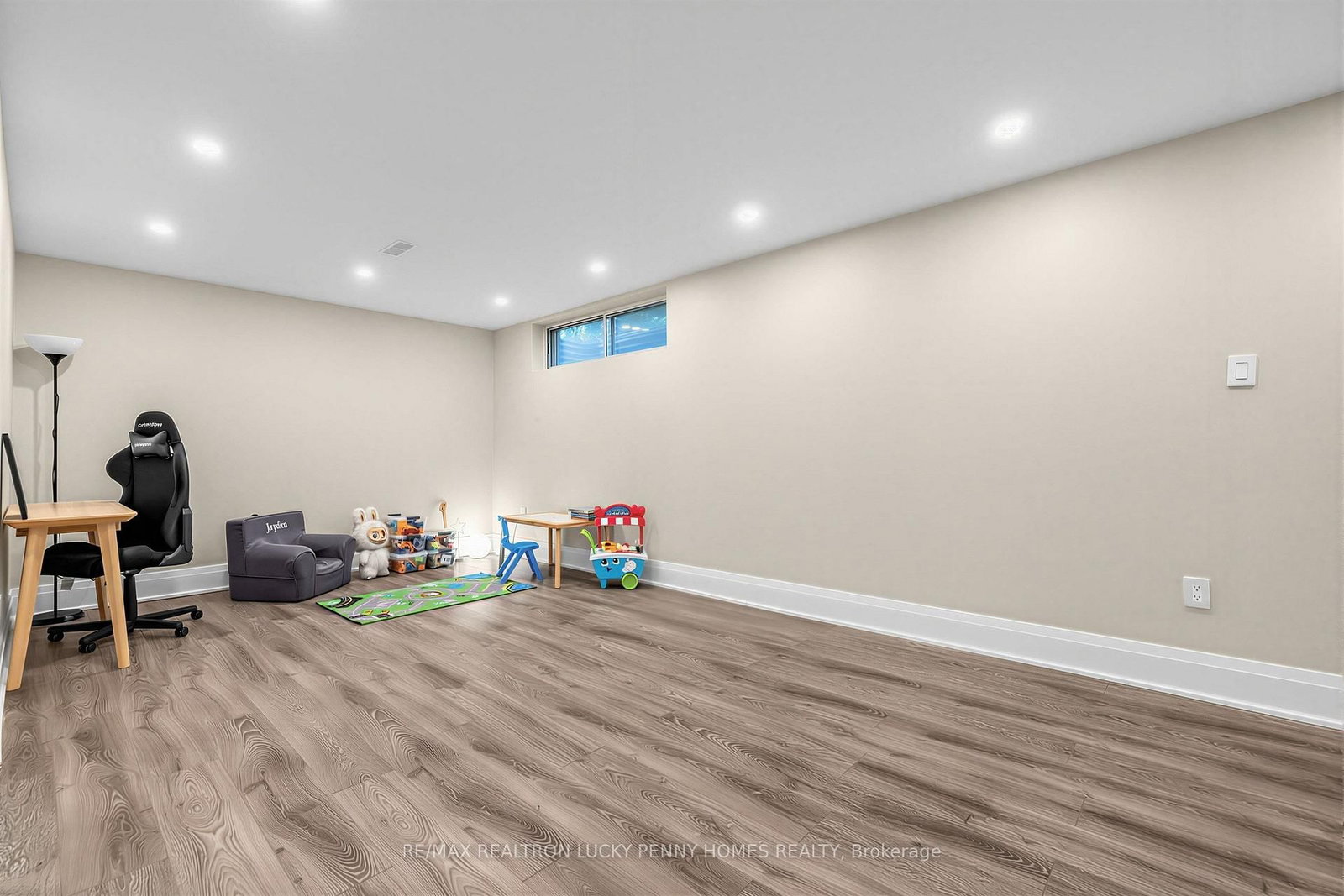 38 Walkerton Drive • Markham, ON photo 26