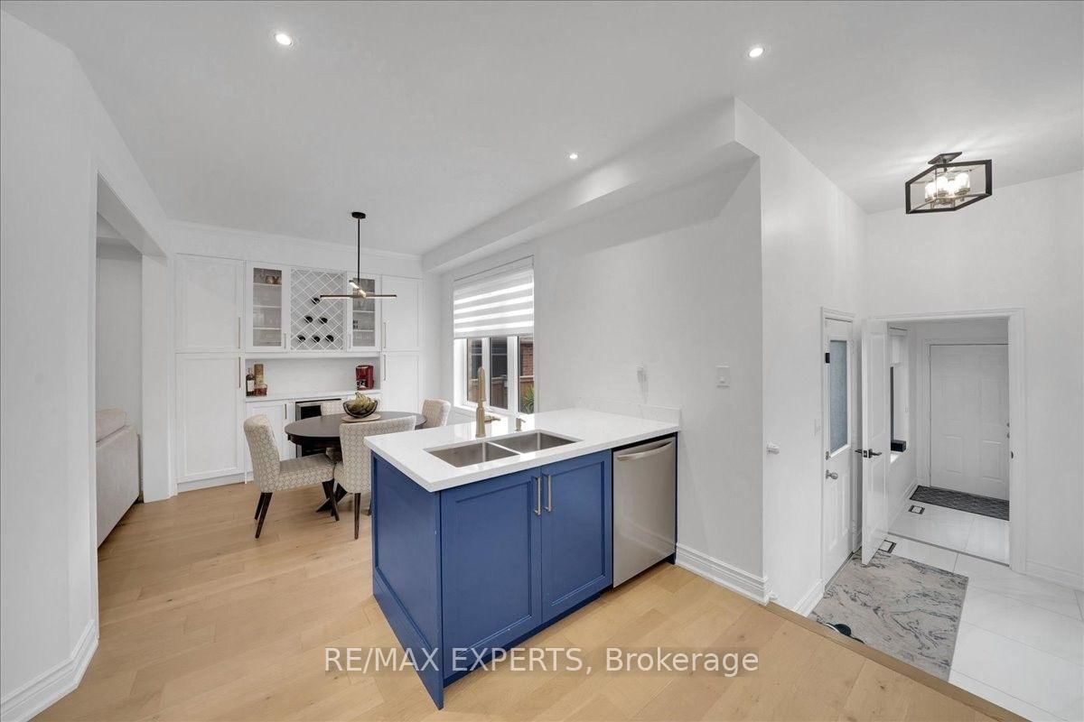 320 Barons Street • Vaughan, ON photo 16