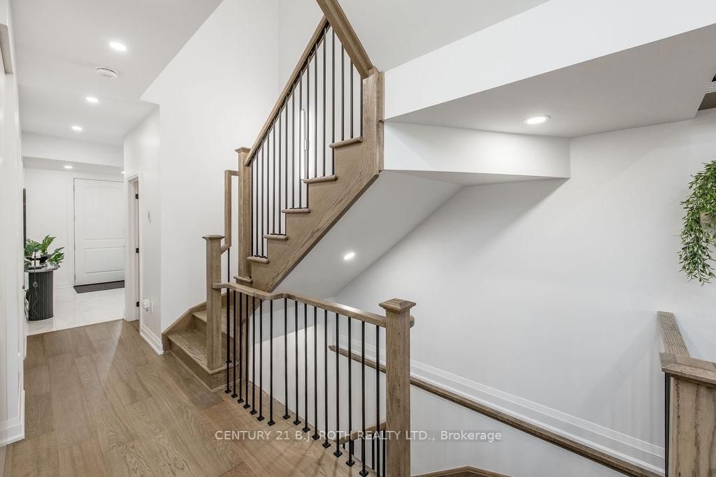 34 Kiernan Crescent N • New Tecumseth, ON photo 8