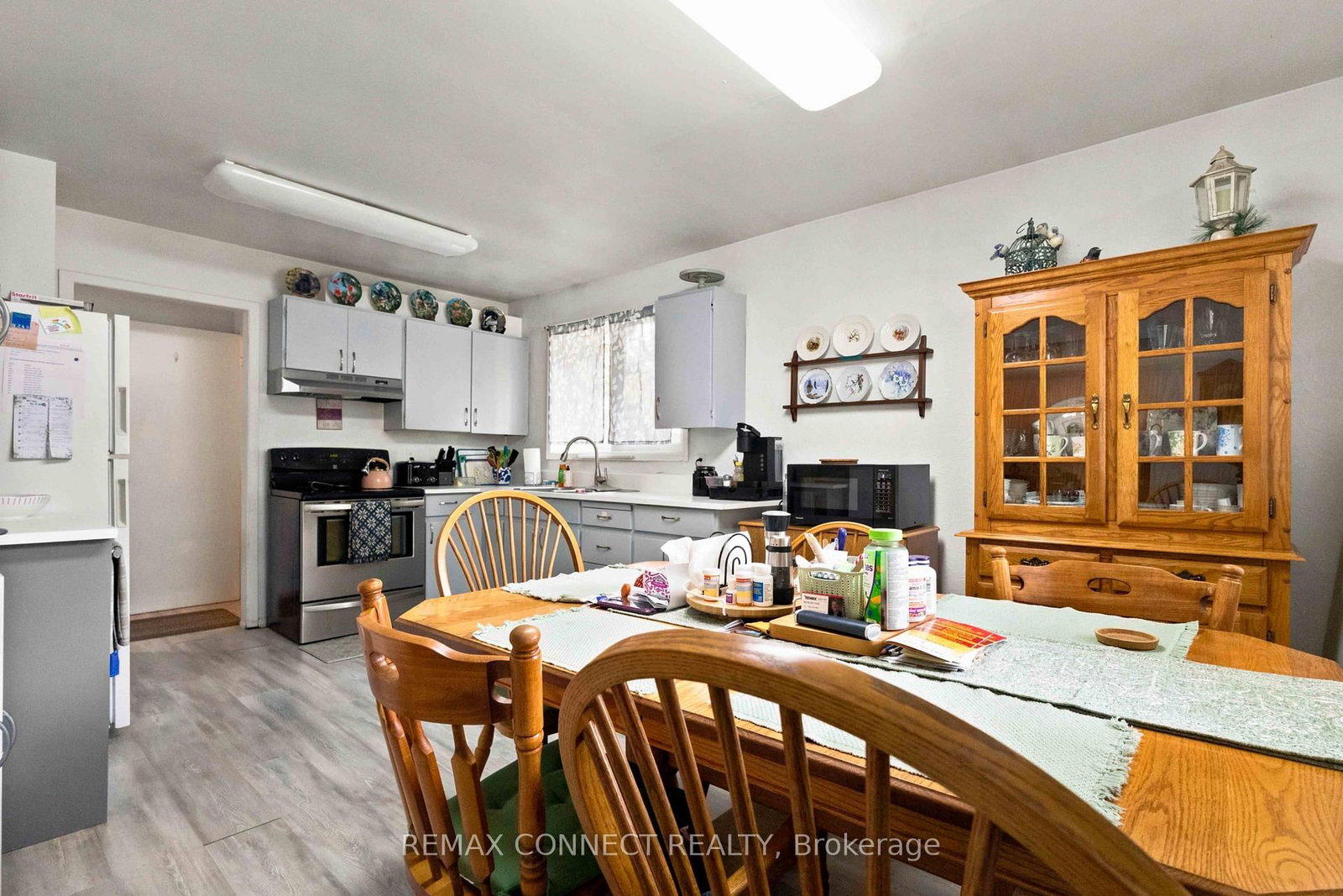 322 Andrew Street • Newmarket, ON photo 6