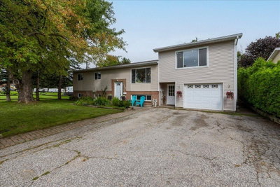 Detached House for sale at 2593 Lawrence Avenue, Innisfil, Ontario, L9S 1C7 - Stroud - MLS: N13714510
