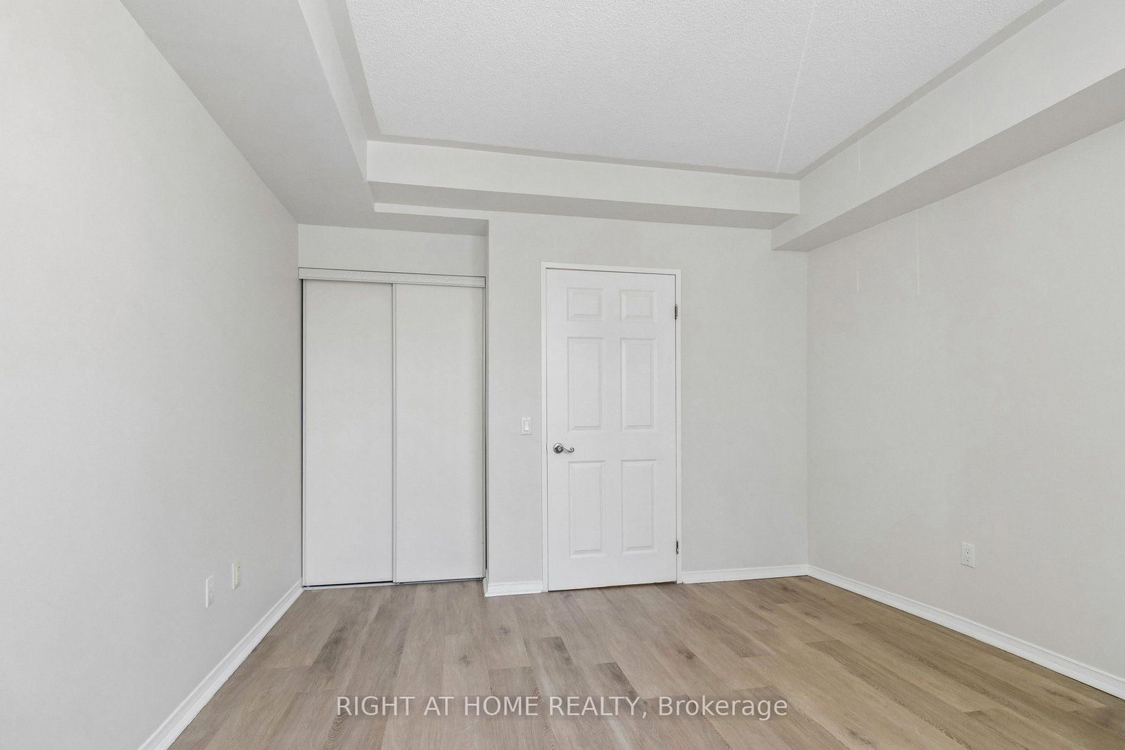 106-7398 Yonge St, Vaughan, view 12