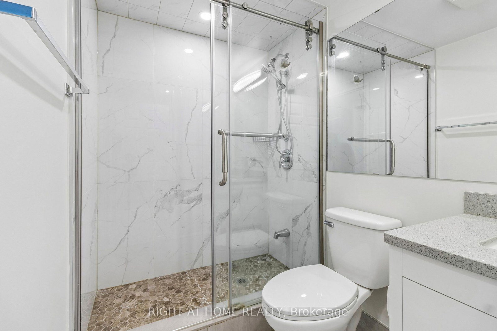 106-7398 Yonge St, Vaughan, view 14