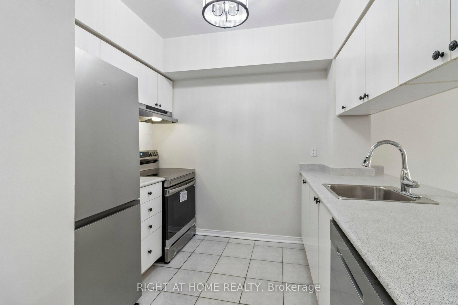 106-7398 Yonge St, Vaughan, view 18
