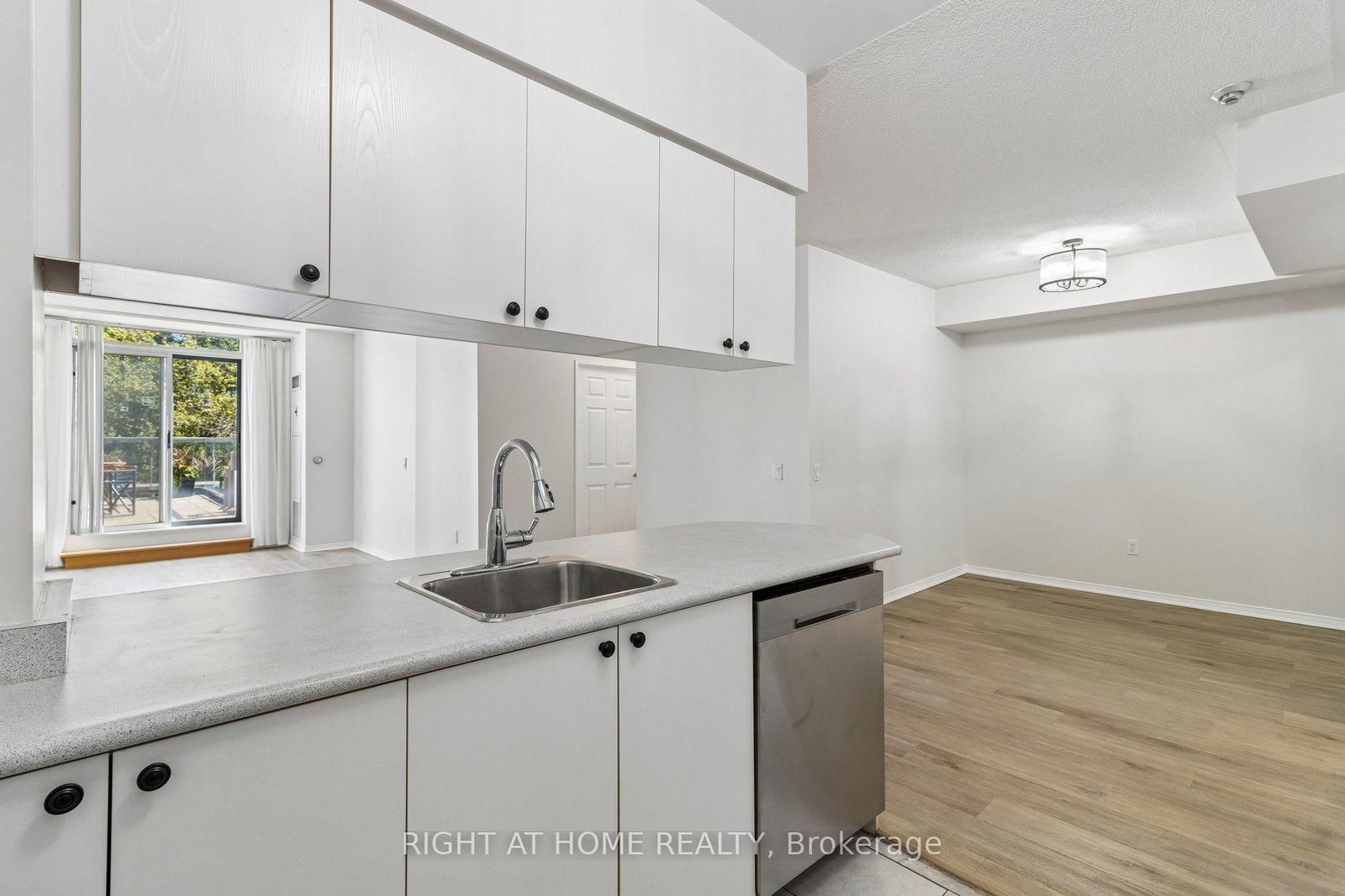 106-7398 Yonge St, Vaughan, view 20