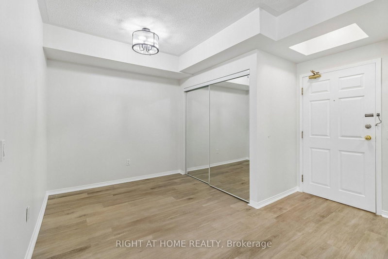 106 - 7398 Yonge Street