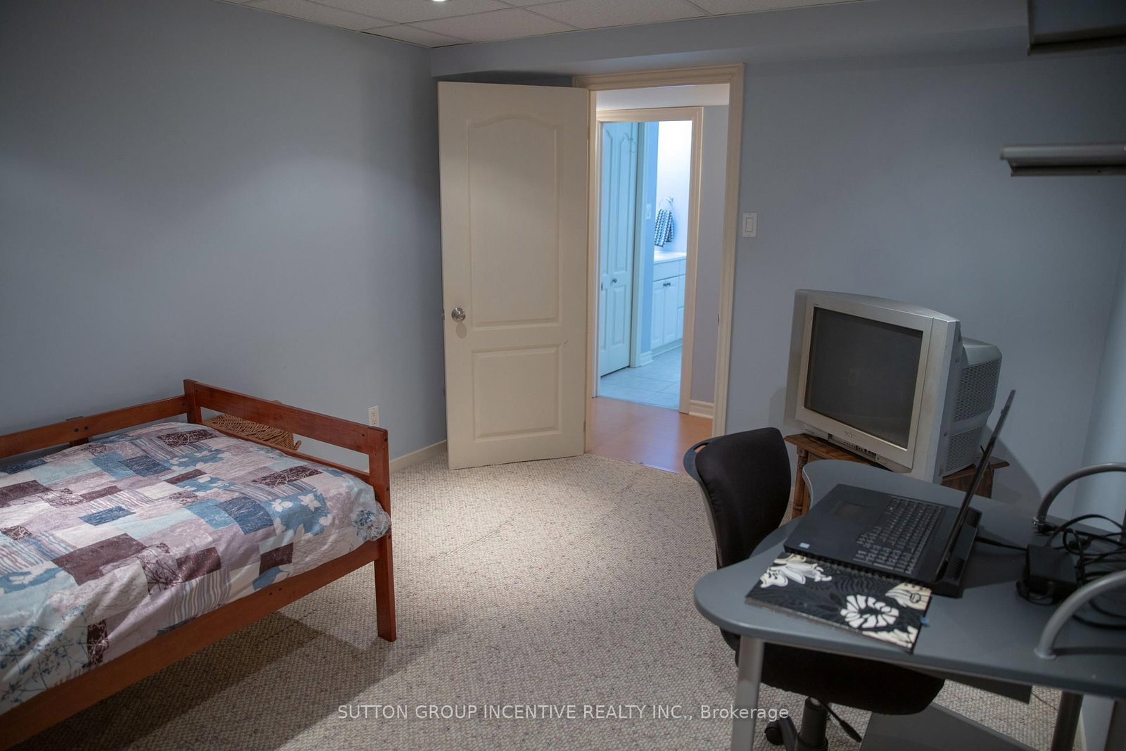 160 Walton Drive • Aurora, ON photo 36