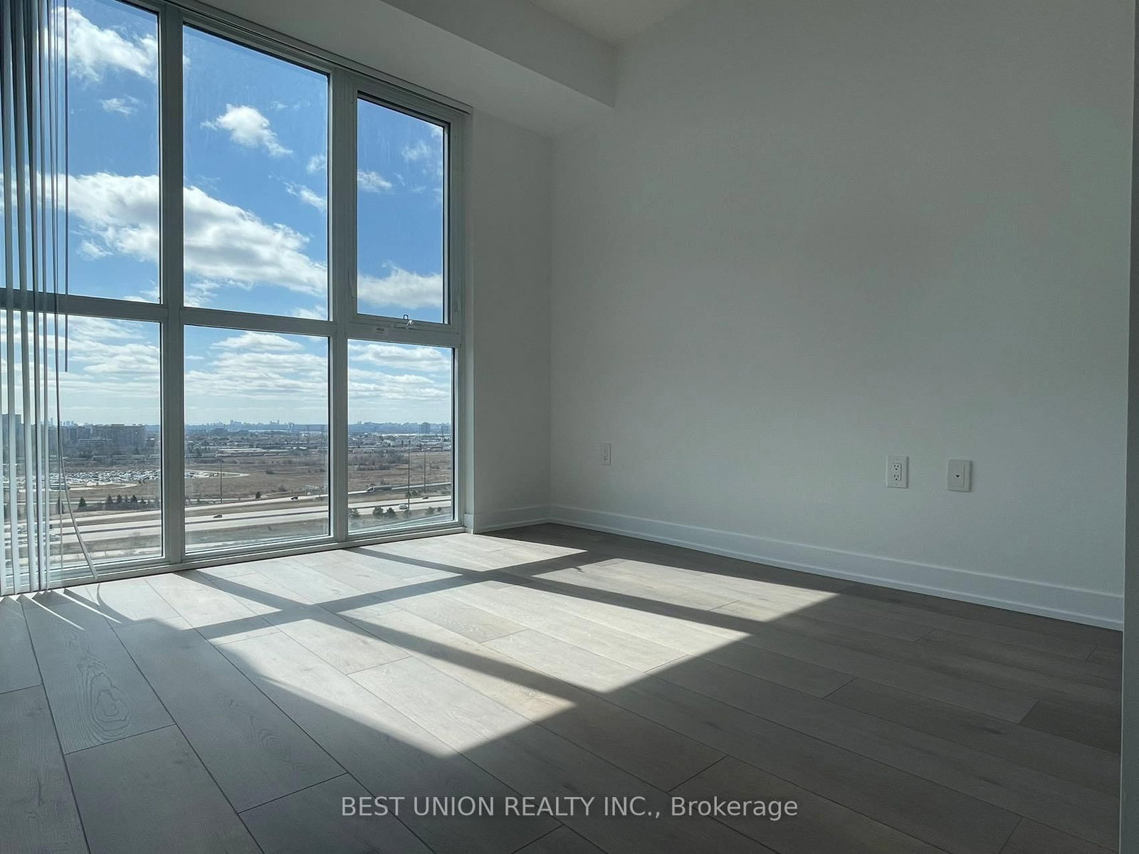 1906-38 Honeycrisp Cres, Vaughan, view 10