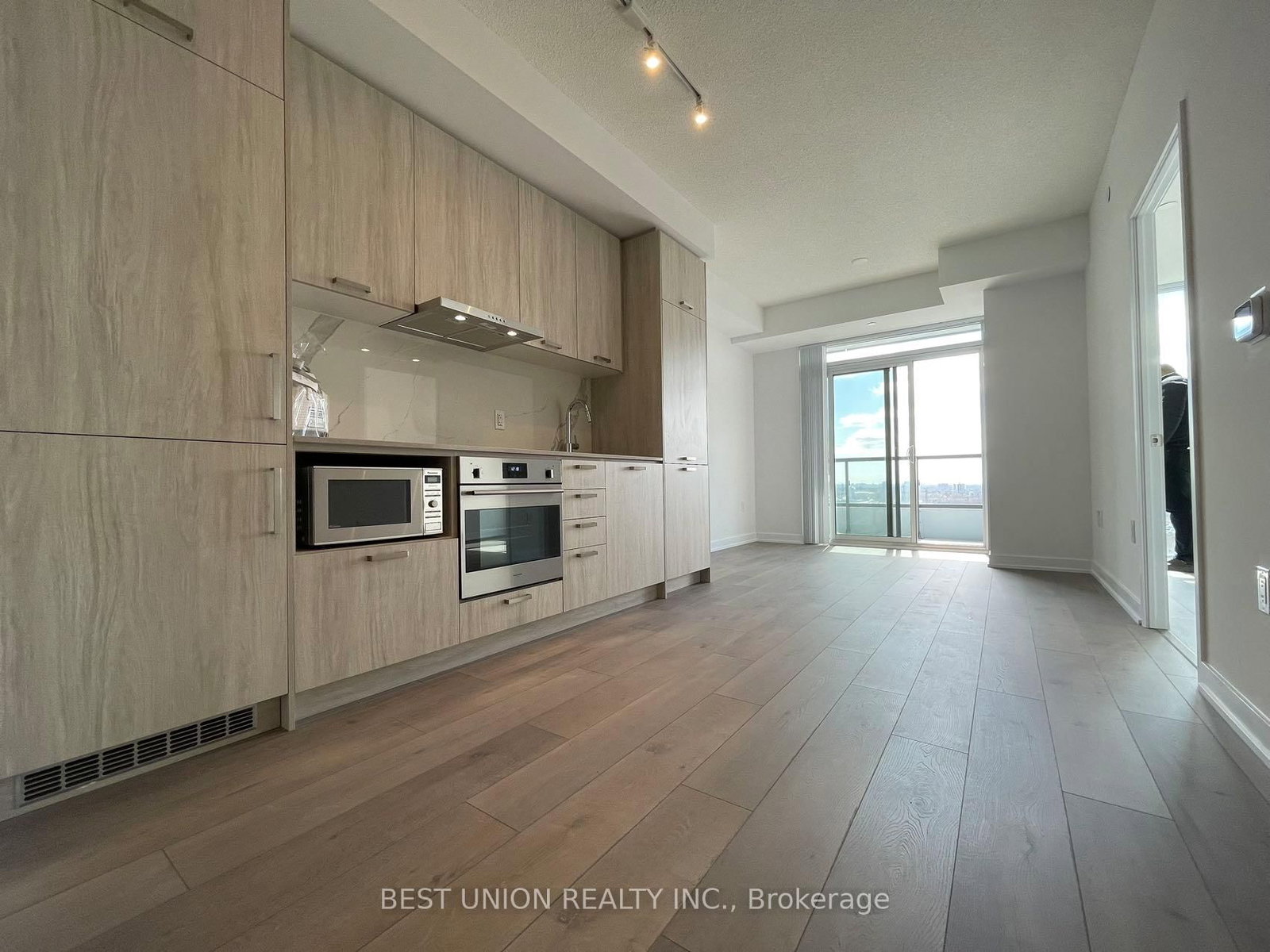 1906-38 Honeycrisp Cres, Vaughan, view 5