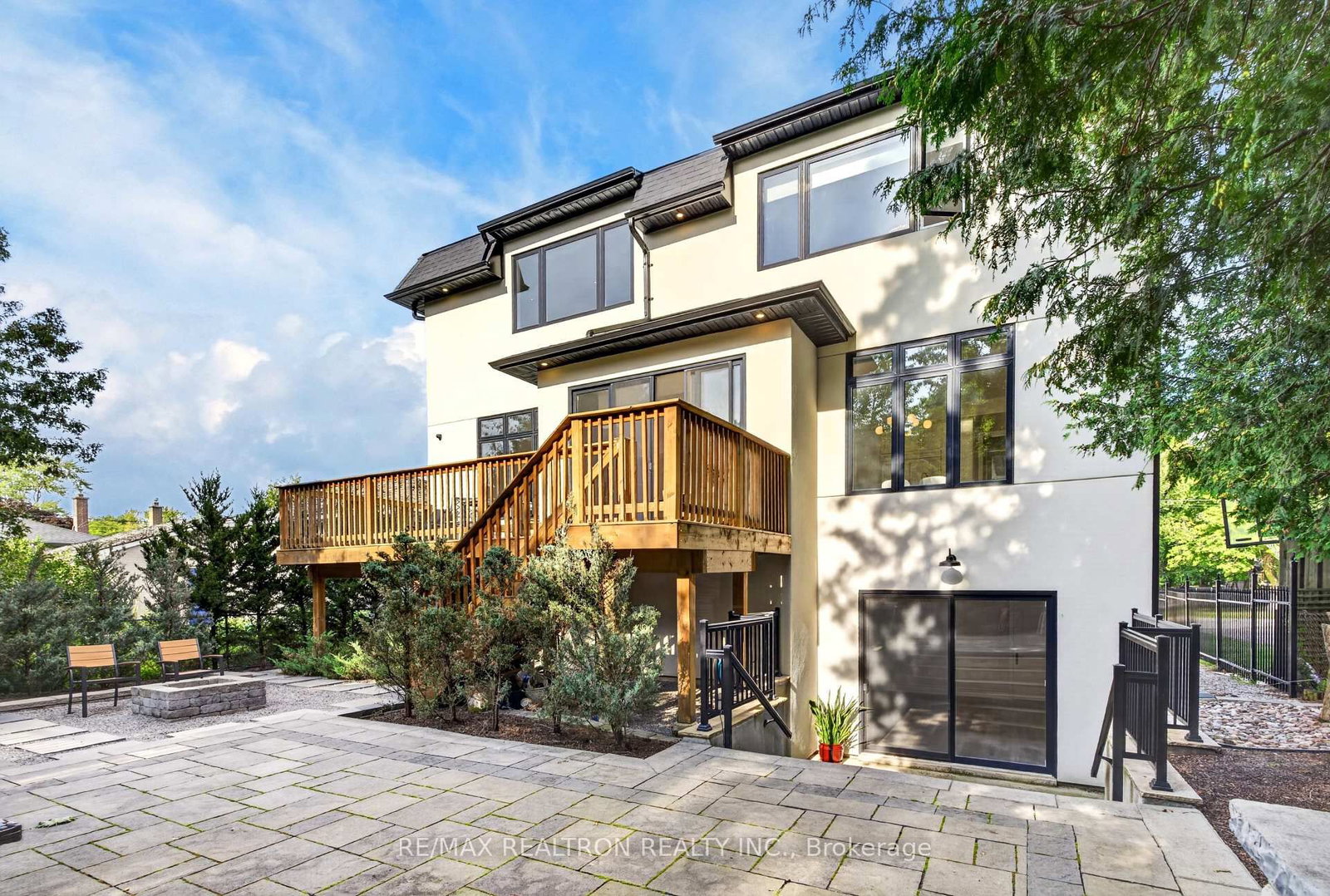 212 Sussex Avenue • Richmond Hill, ON photo 39
