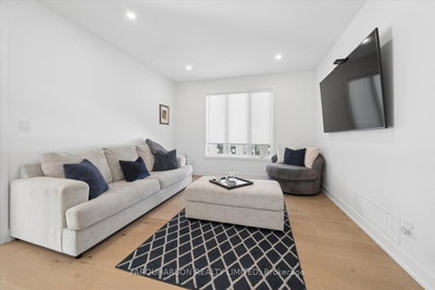 18 Victoria Drive • Uxbridge, ON photo 8