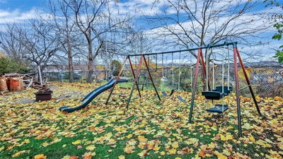 259 Simcoe Road • Bradford West Gwillimbury, ON photo 3