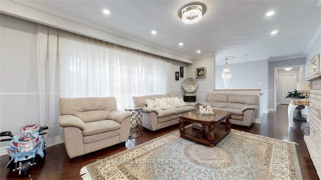 259 Simcoe Road • Bradford West Gwillimbury, ON photo 9
