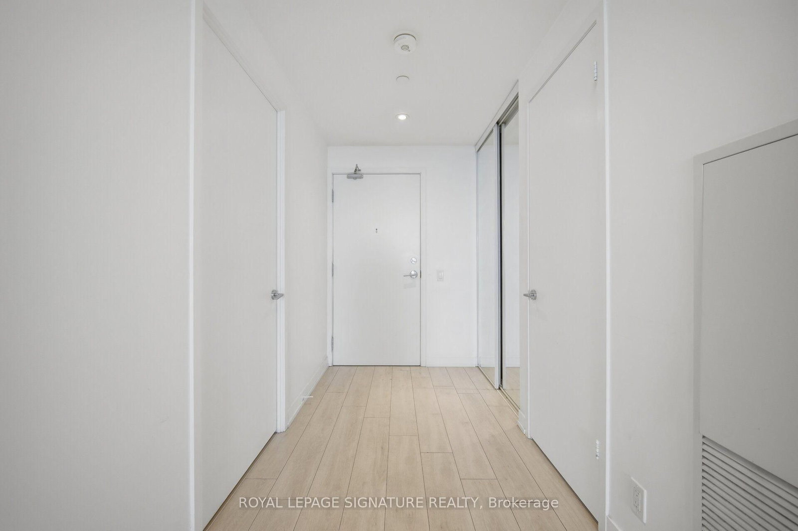 898 Portage Parkway • #5301 • Vaughan, ON photo 5