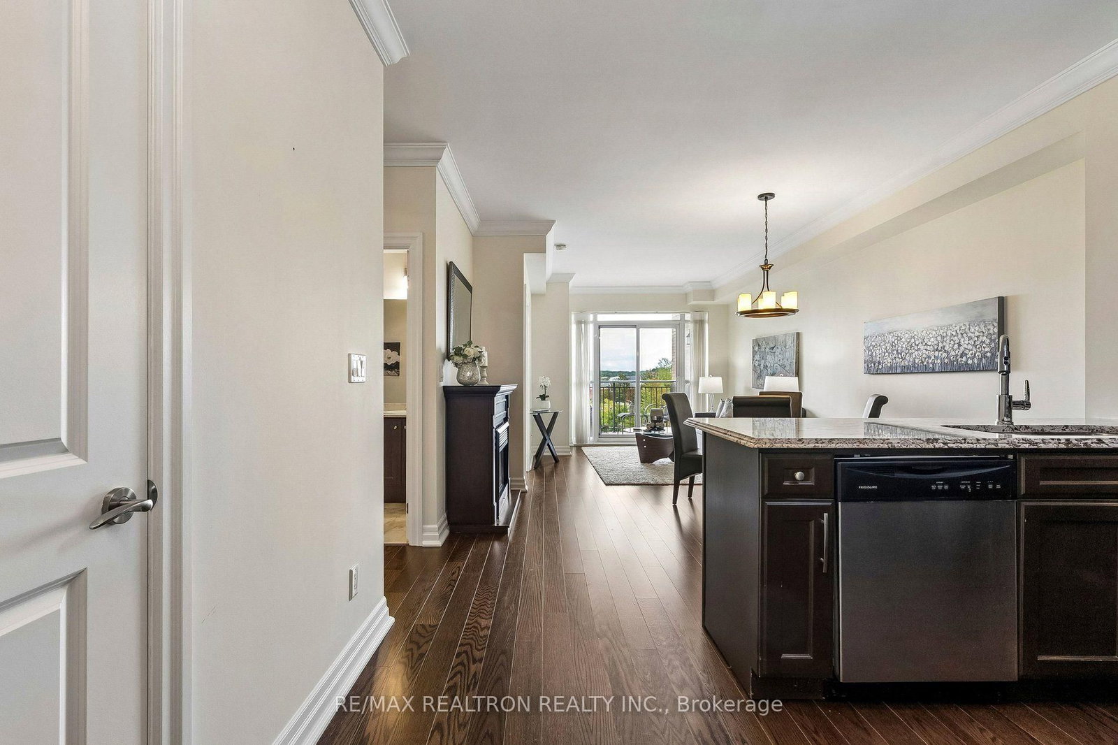 180 John Way W • #304 • Aurora, ON photo 8