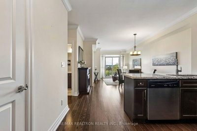 180 John Way W • #304 • Aurora, ON photo 8