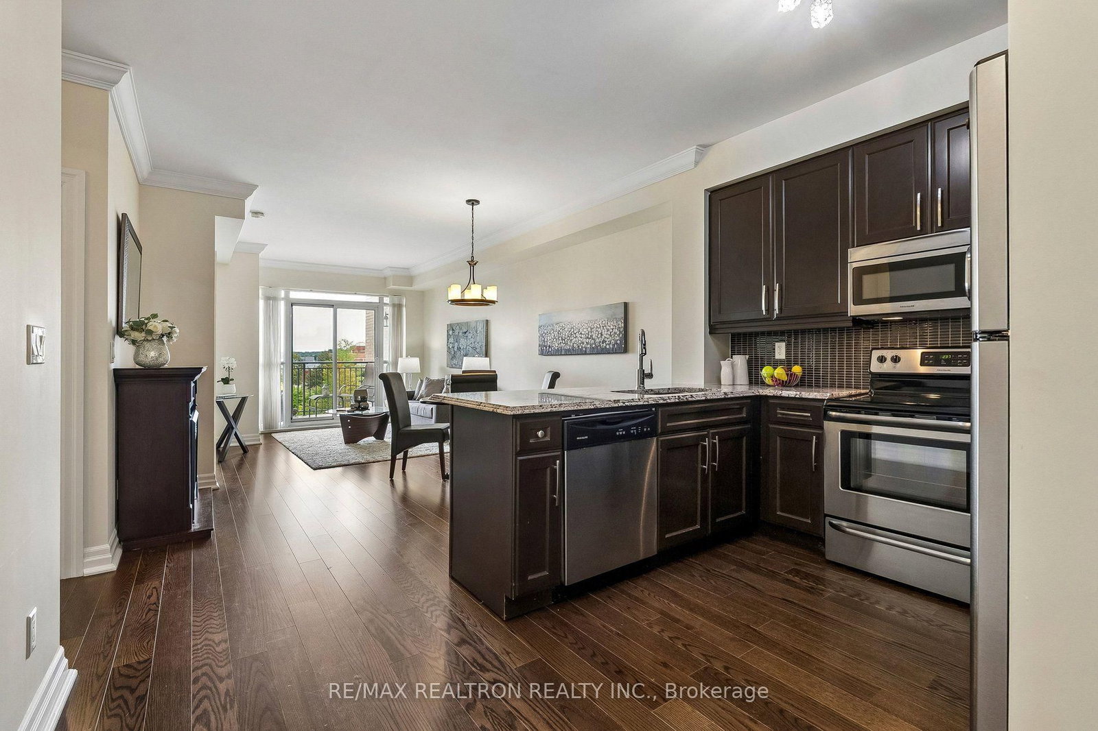 180 John Way W • #304 • Aurora, ON photo 9