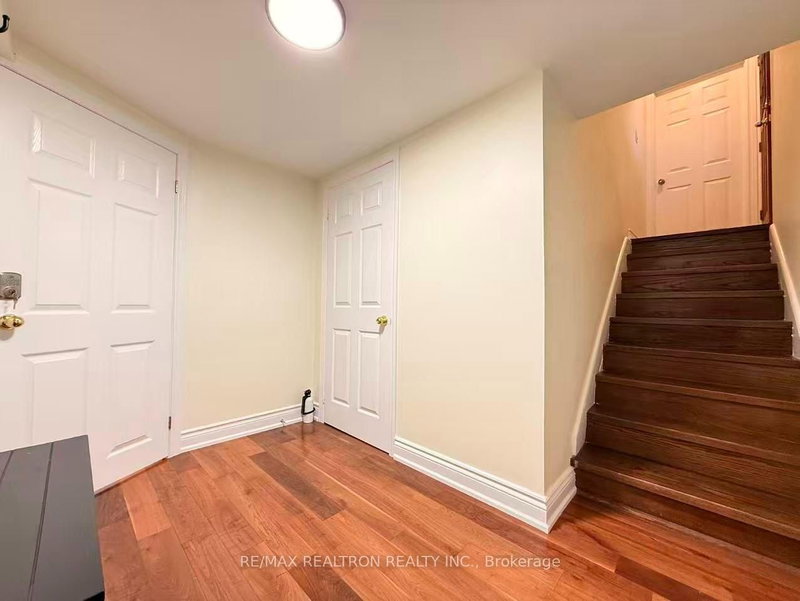 68 Bridgeport St photo 4