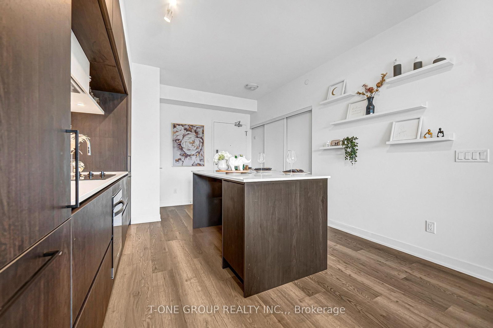 6 David Eyer Road • #313 • Richmond Hill, ON photo 15