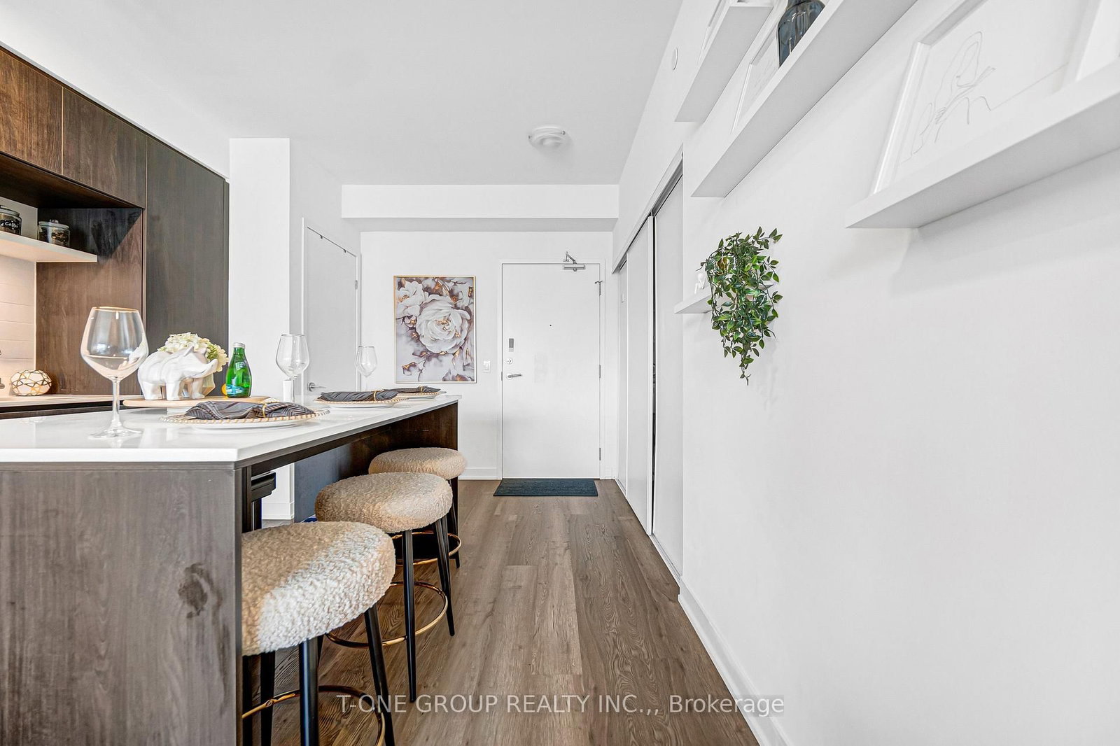 6 David Eyer Road • #313 • Richmond Hill, ON photo 18