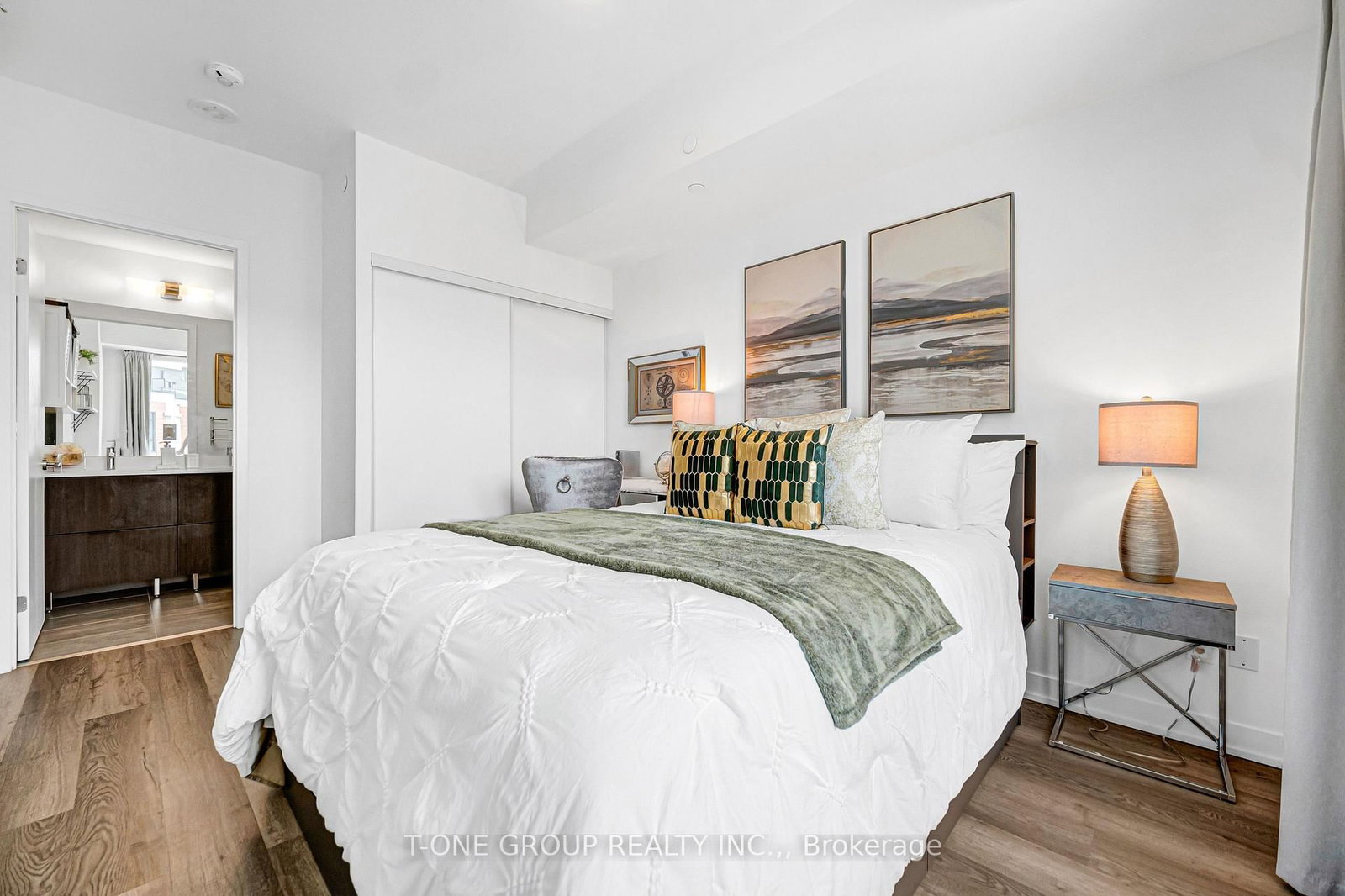 6 David Eyer Road • #313 • Richmond Hill, ON photo 22