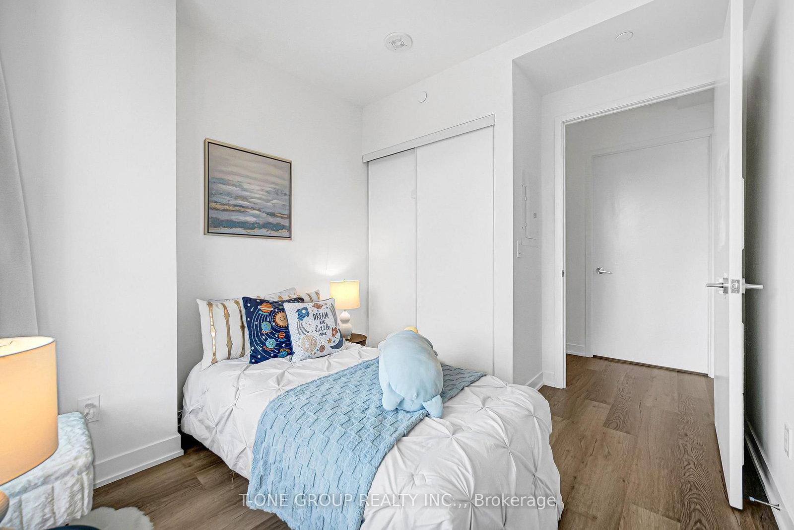 6 David Eyer Road • #313 • Richmond Hill, ON photo 27