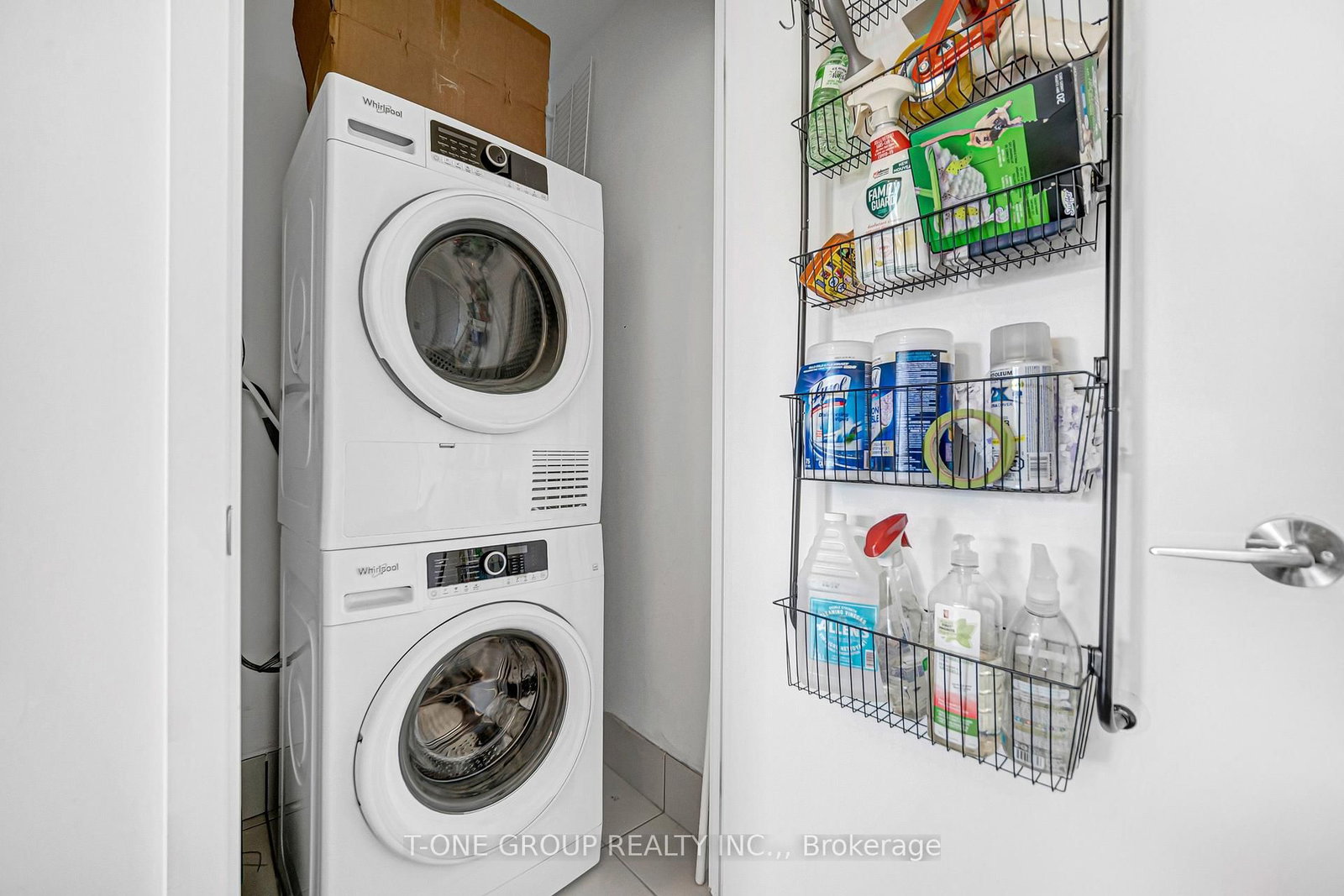 6 David Eyer Road • #313 • Richmond Hill, ON photo 30