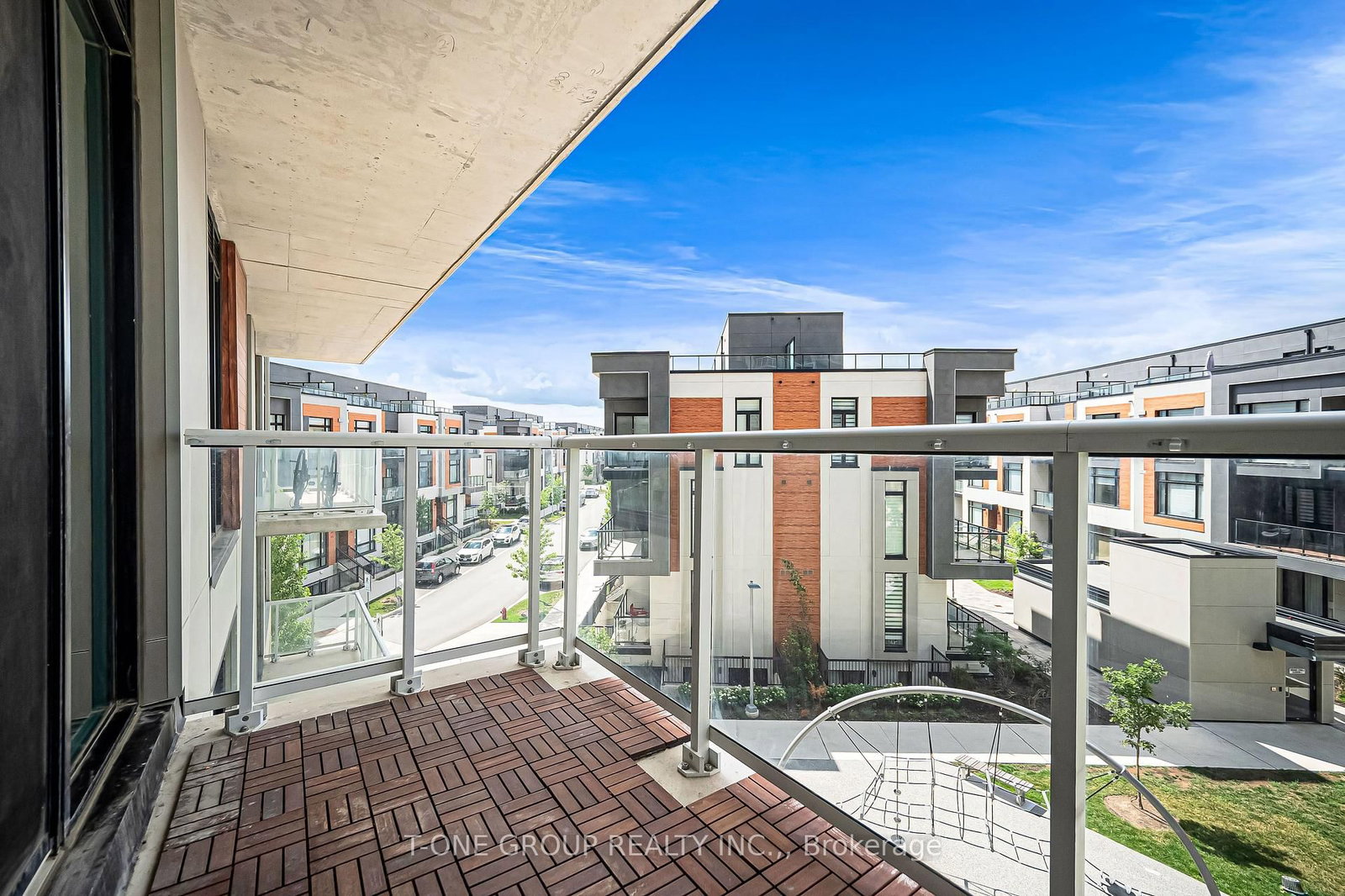 6 David Eyer Road • #313 • Richmond Hill, ON photo 31
