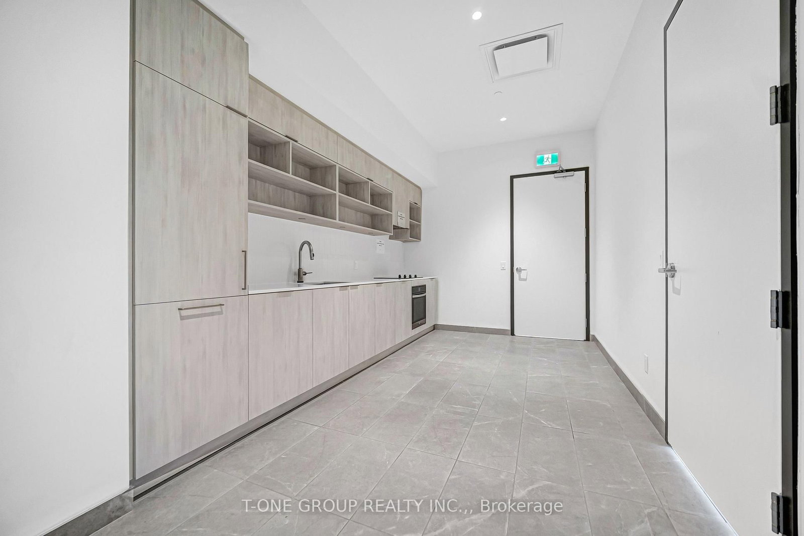6 David Eyer Road • #313 • Richmond Hill, ON photo 39