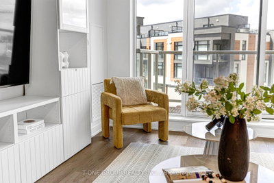 6 David Eyer Road • #313 • Richmond Hill, ON photo 8