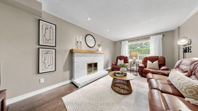 15 Marsh Street • Richmond Hill, ON photo 9