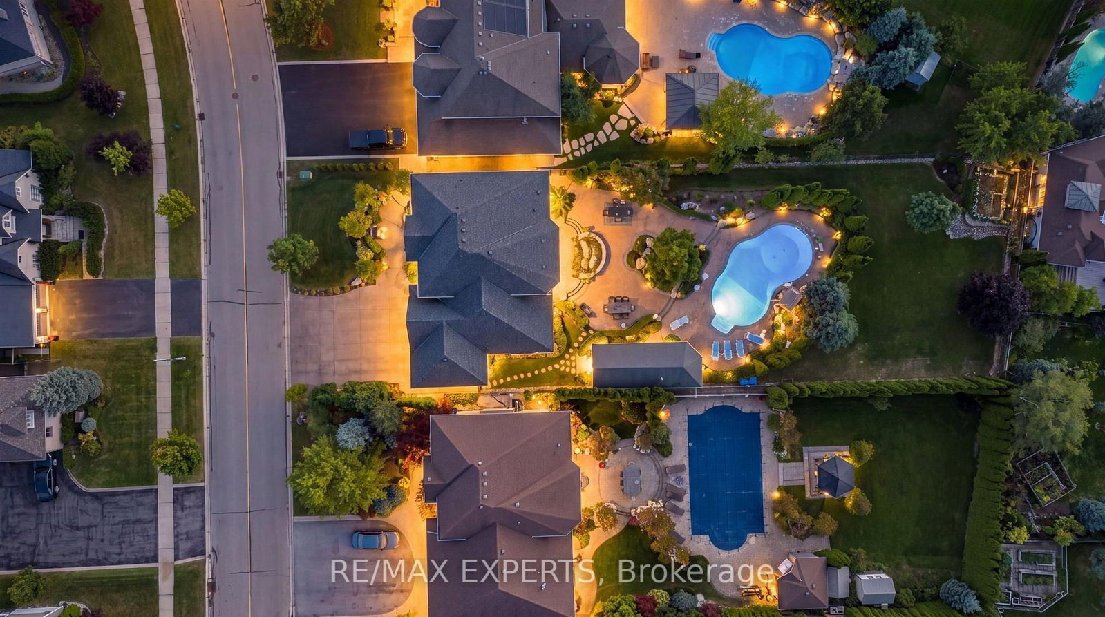 91 Hunterwood Chase • Vaughan, ON photo 3