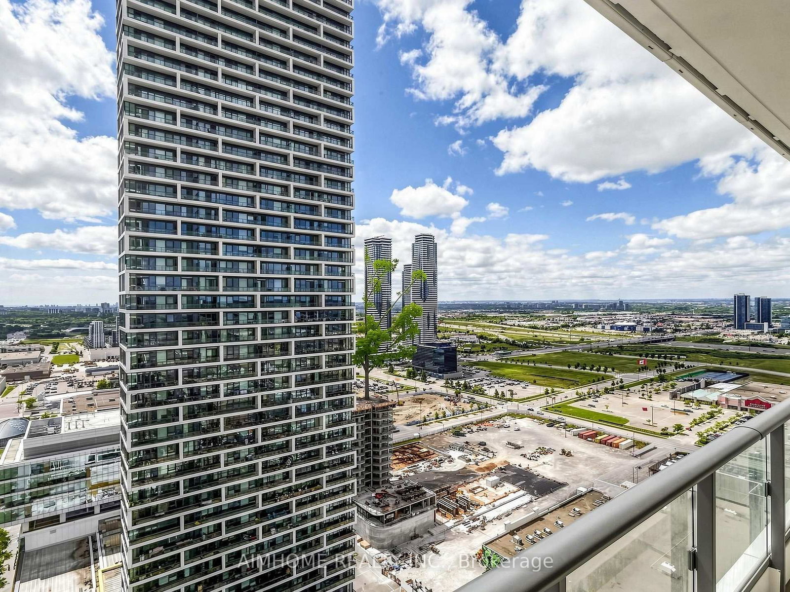 898 Portage Pkwy Parkway • #3207 • Vaughan, ON photo 30