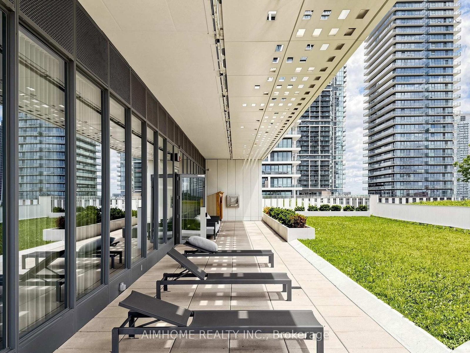 898 Portage Pkwy Parkway • #3207 • Vaughan, ON photo 36