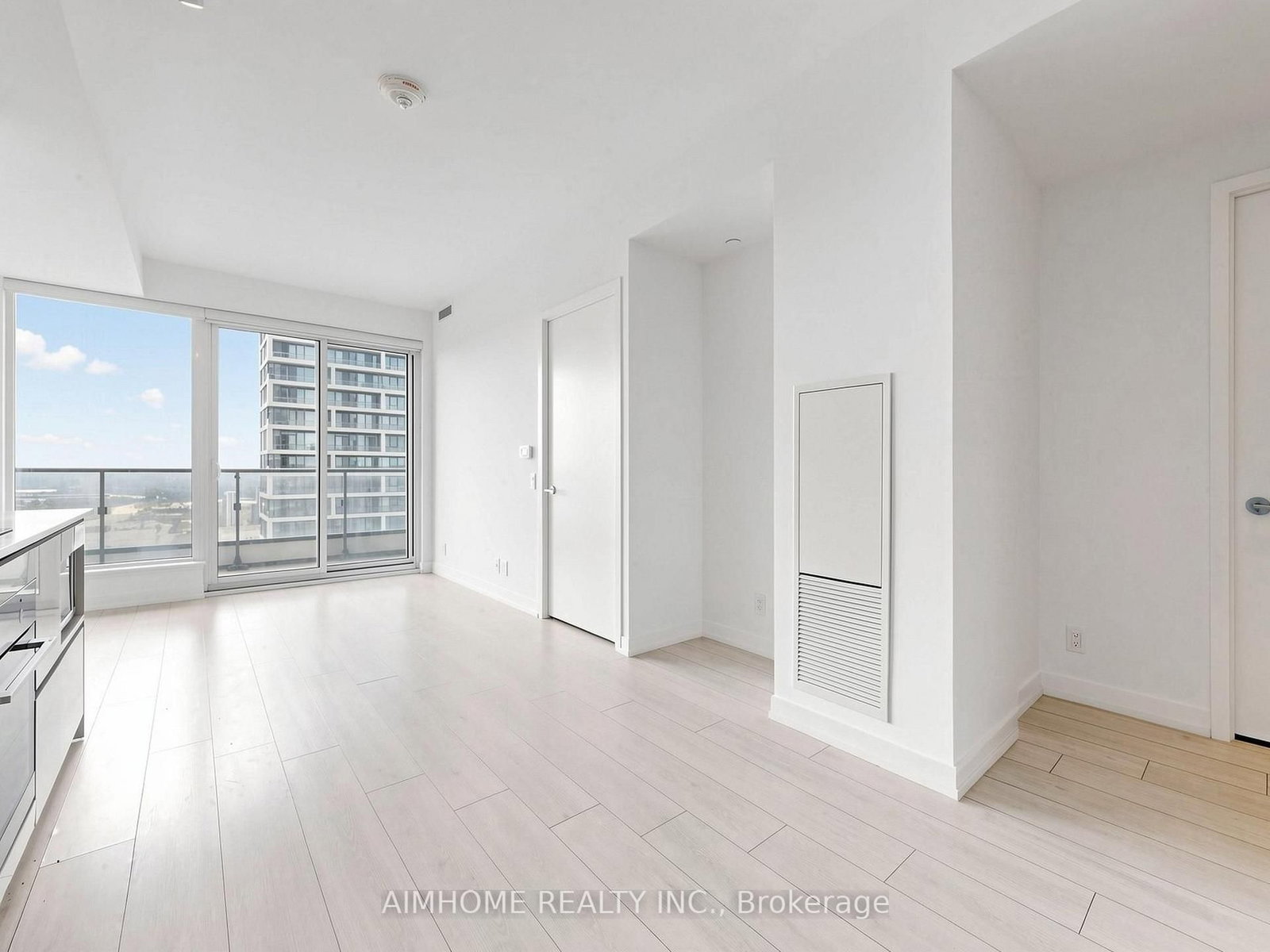 898 Portage Pkwy Parkway • #3207 • Vaughan, ON photo 8