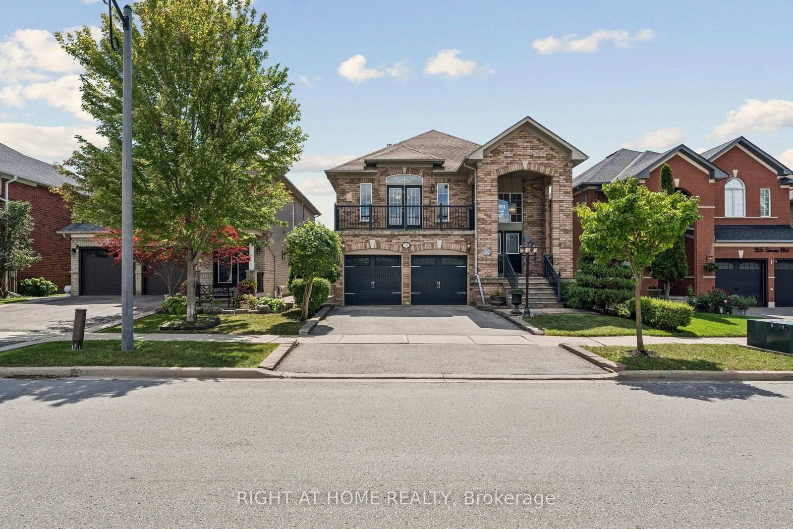 251 Sonoma Boulevard • Vaughan, ON photo 1