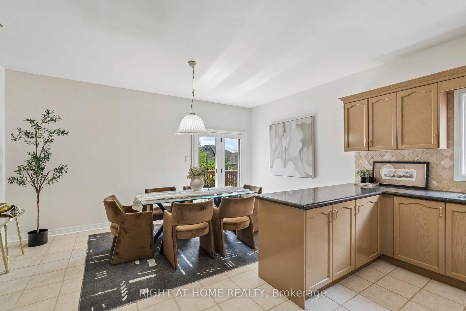 251 Sonoma Boulevard • Vaughan, ON photo 12