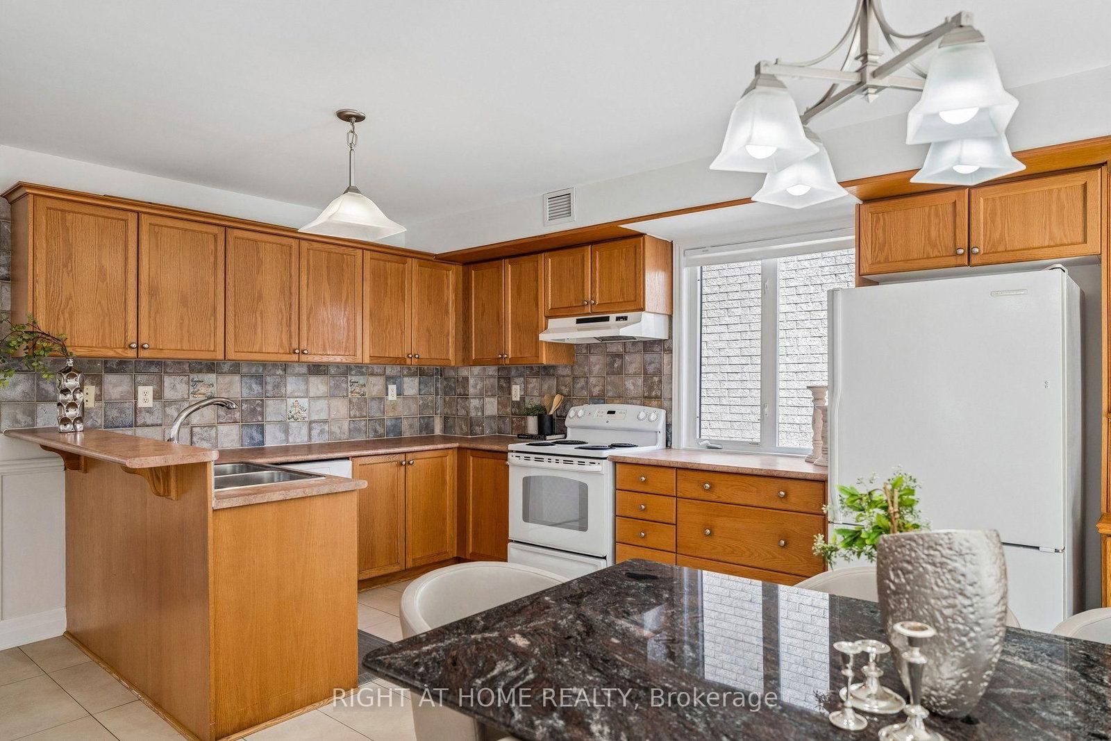251 Sonoma Boulevard • Vaughan, ON photo 28