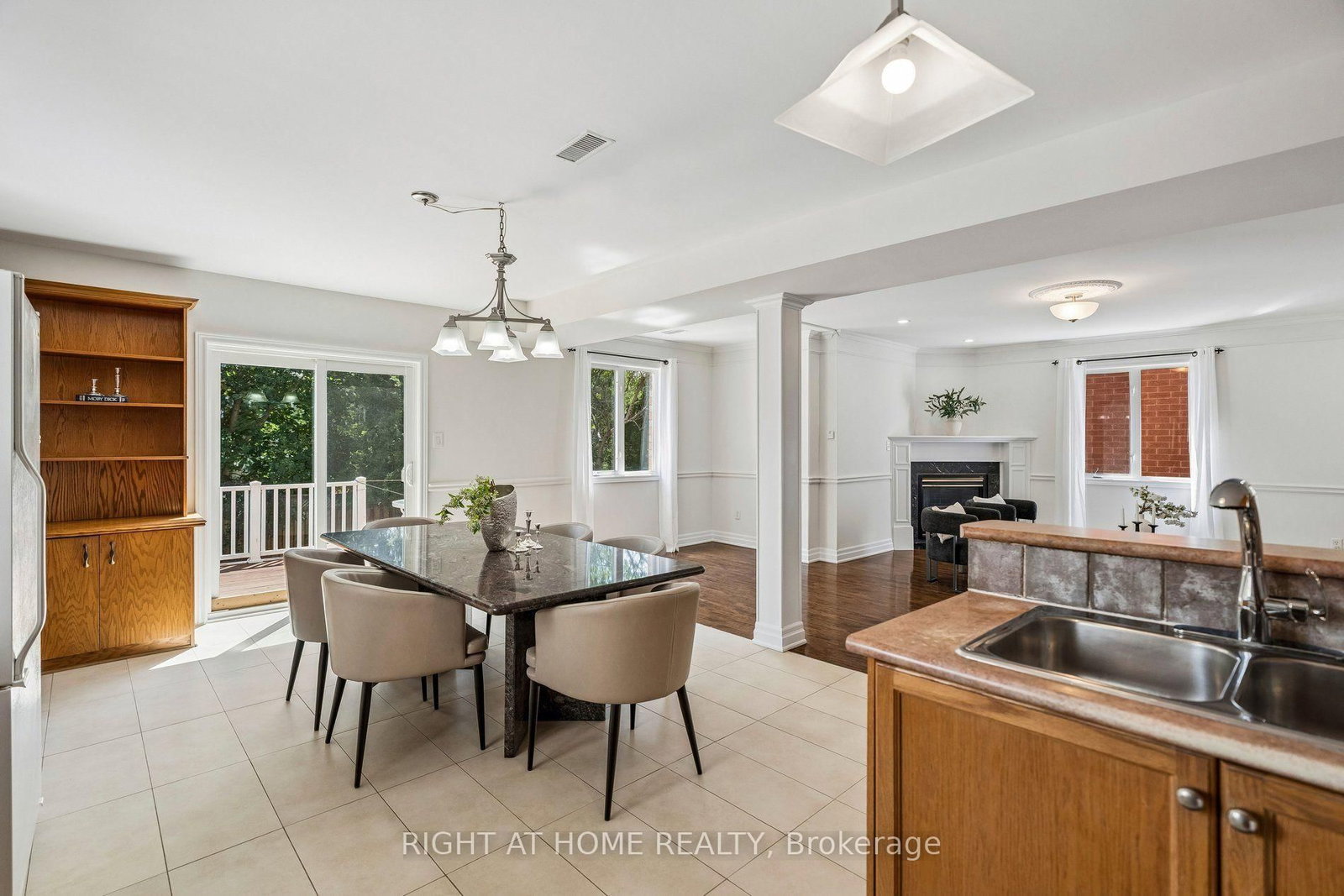 251 Sonoma Boulevard • Vaughan, ON photo 30