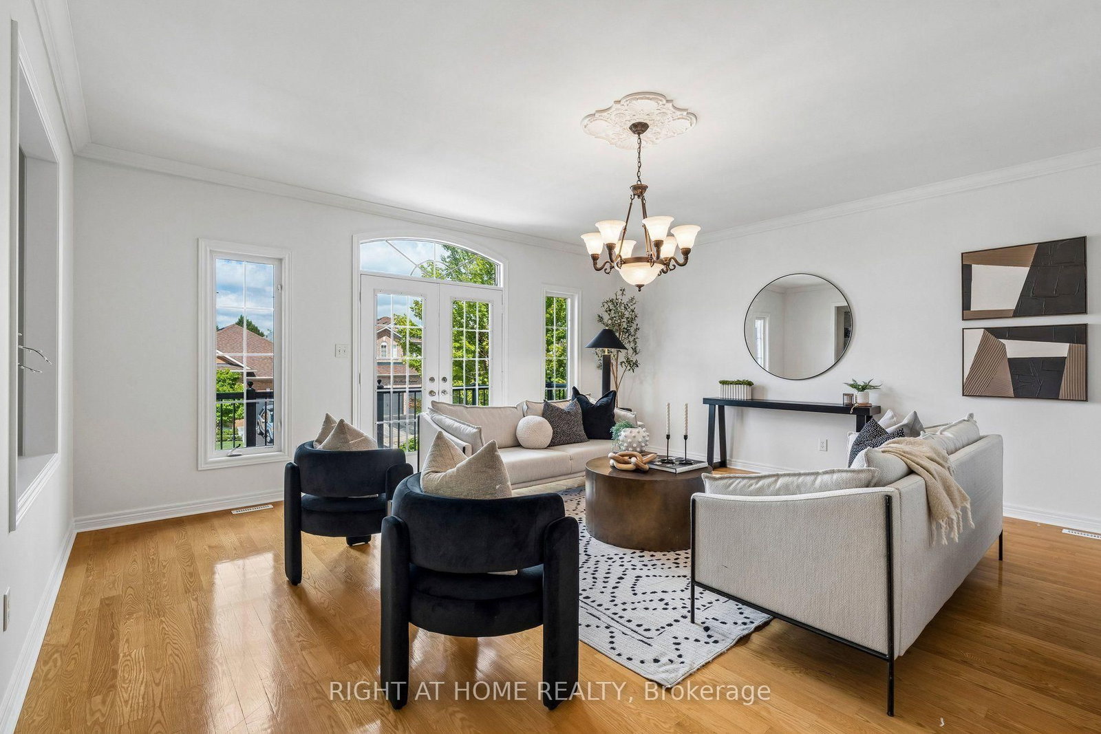 251 Sonoma Boulevard • Vaughan, ON photo 6
