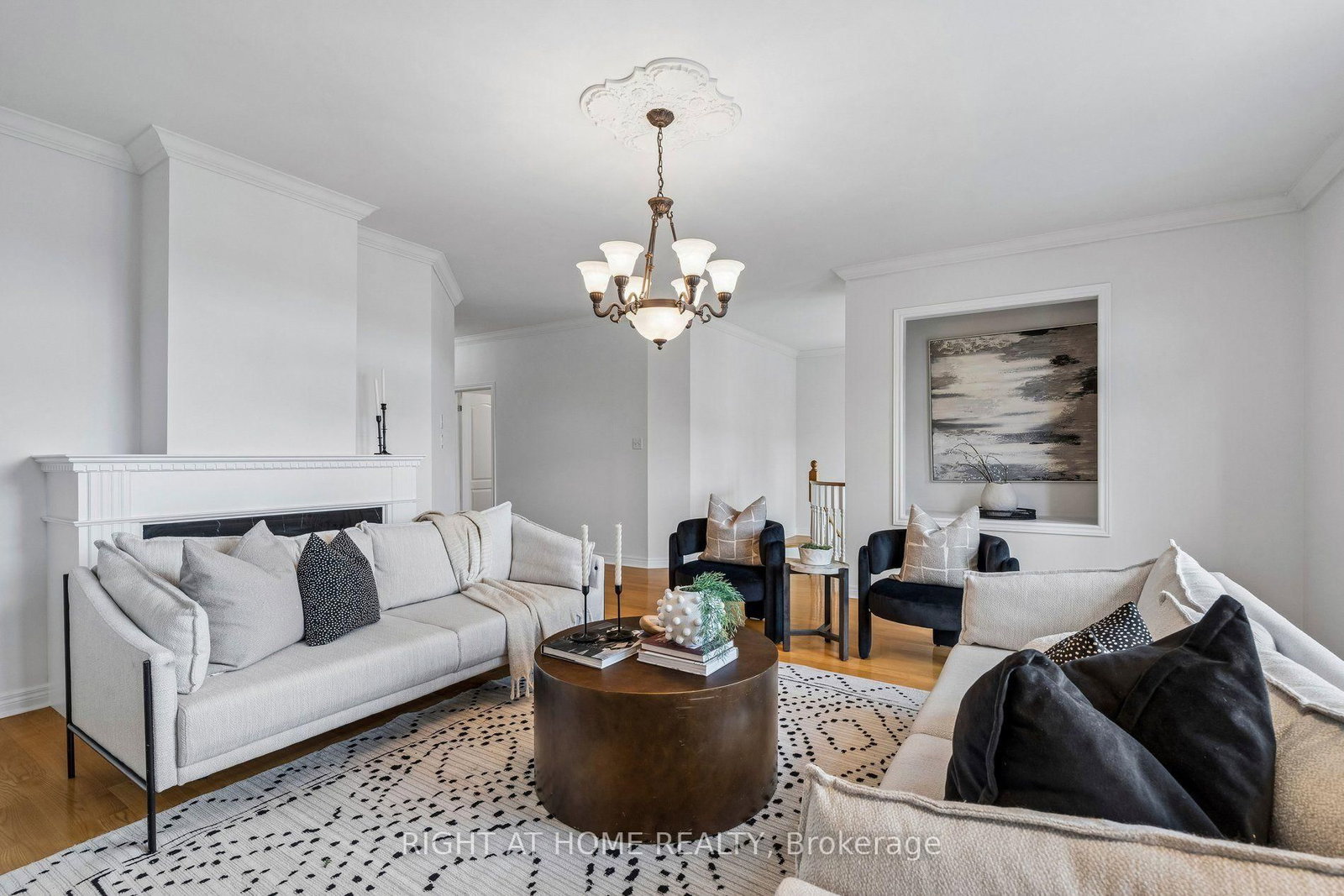 251 Sonoma Boulevard • Vaughan, ON photo 9