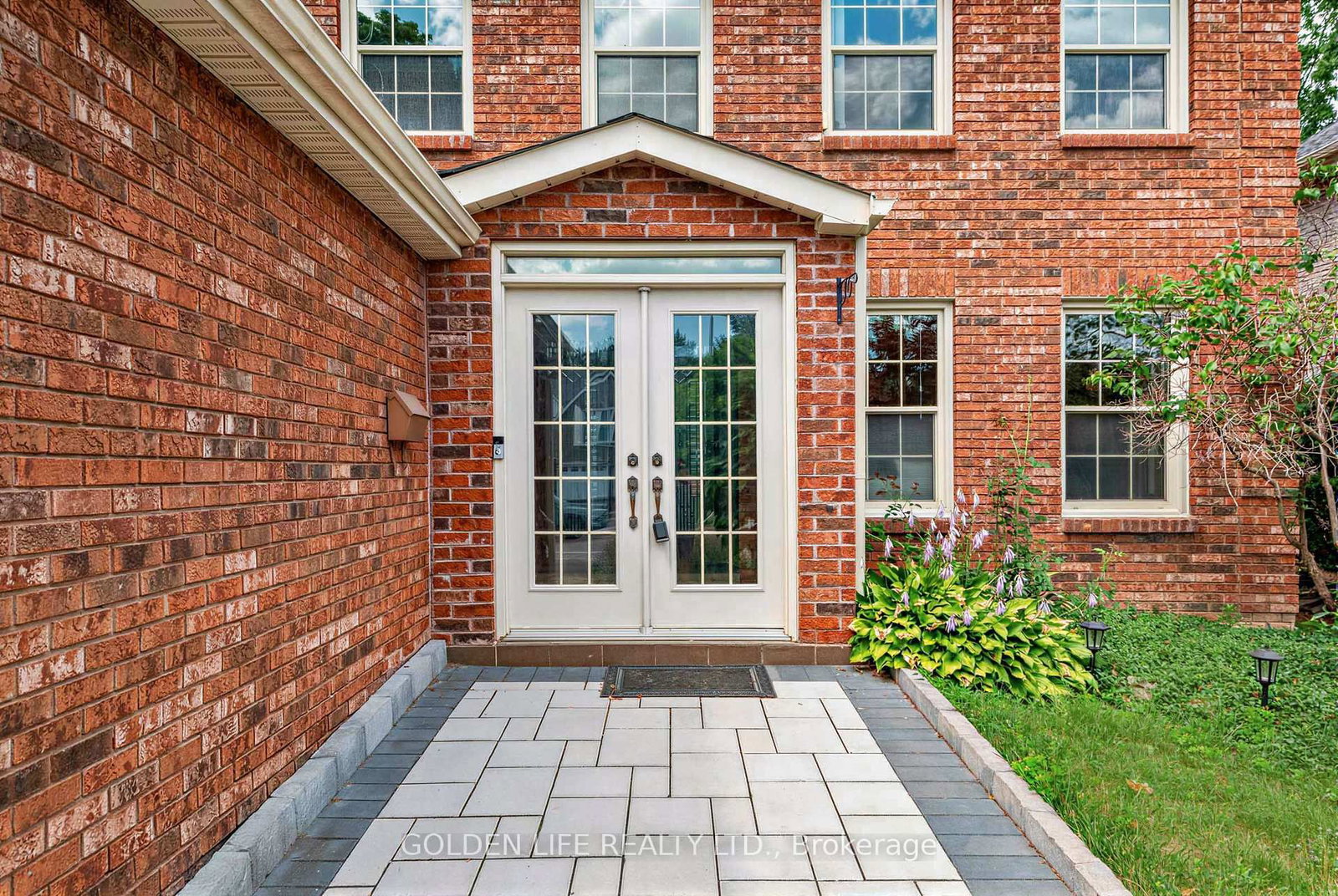 186 Carlton Road • Markham, ON photo 2