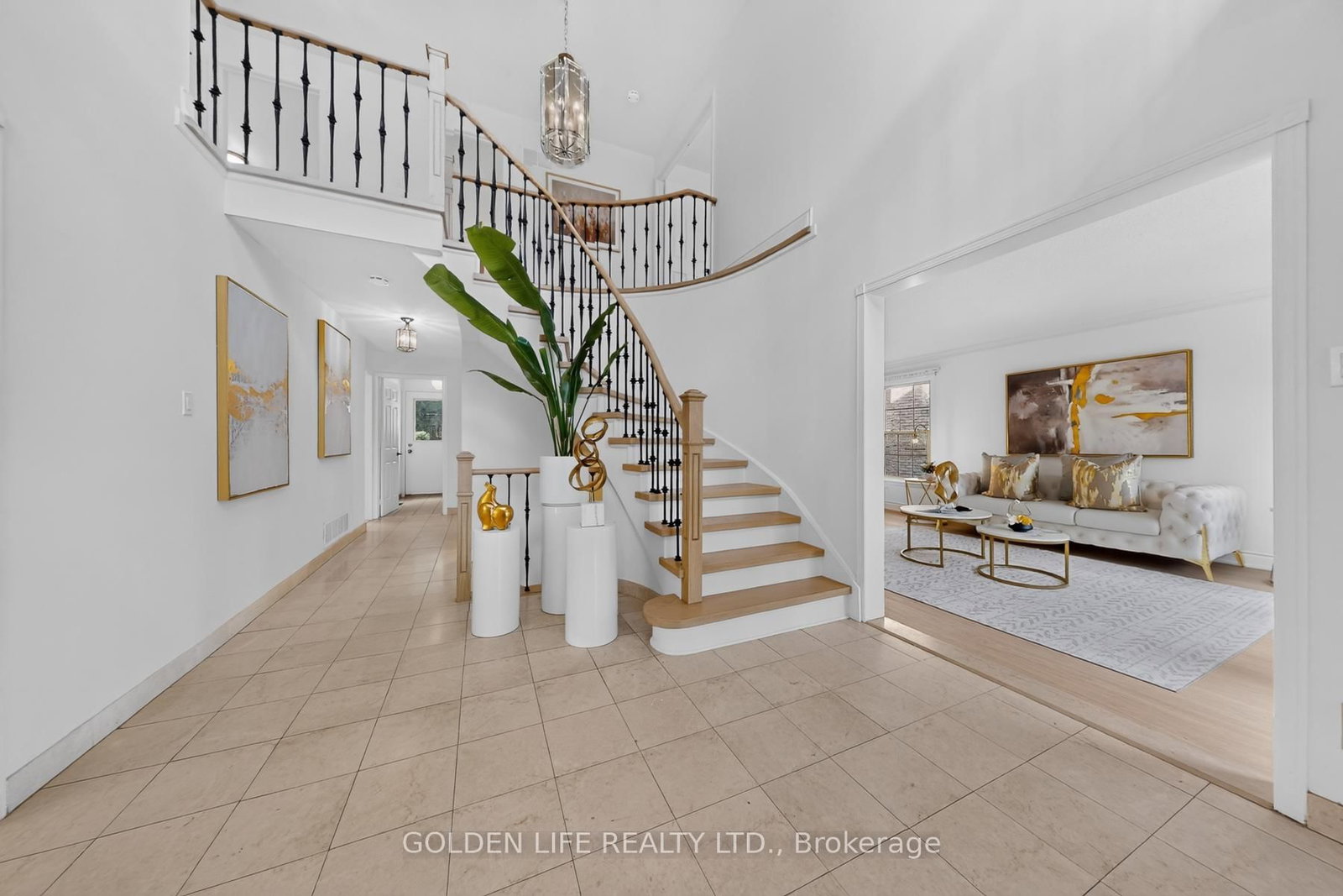 186 Carlton Road • Markham, ON photo 3
